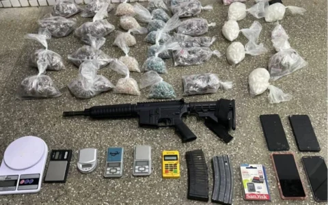 Imagem do post Arenoso: Polícia apreende fuzil e uma grande quantidade de drogas