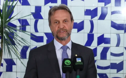 Imagem do post Líder do PT passa mal e Câmara suspende votações