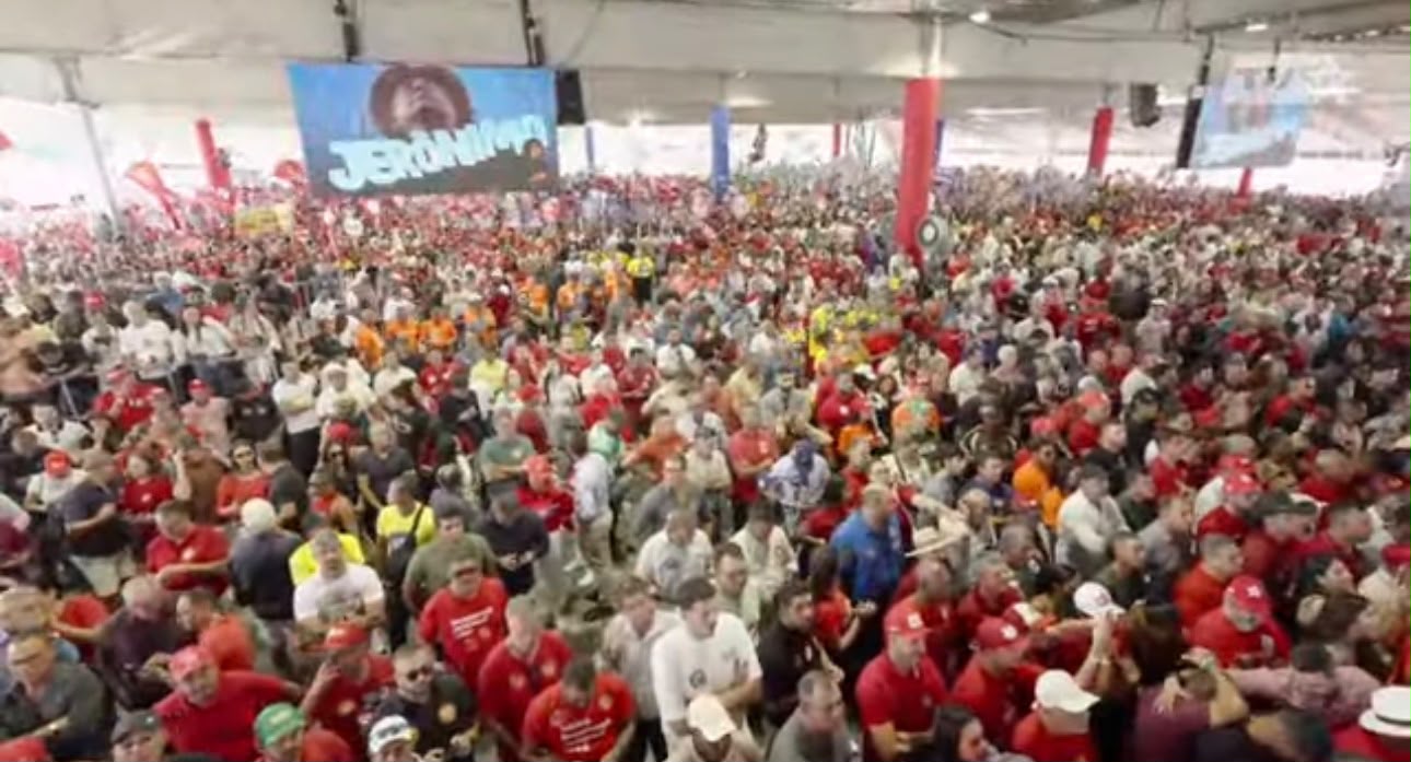 Lula, Jerônimo, Wagner e Rui mobilizam multidão em convenção histórica do PT na Bahia