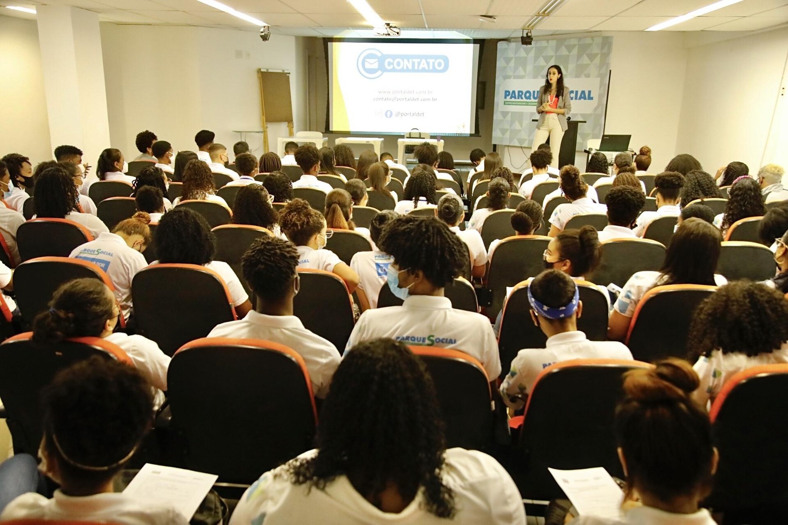 Prefeitura de Salvador abre 600 vagas para programa Jovem Aprendiz; veja como se inscrever