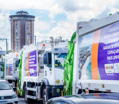 Imagem do post Camaçari amplia frota da coleta de lixo com seis novos caminhões compactadores