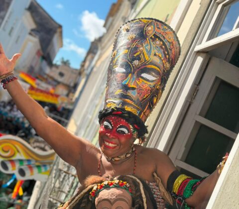 Imagem do post 15ª Feijhoada da Negra Jhô celebra a cultura afro-brasileira com música, gastronomia e cortejo no Pelourinho