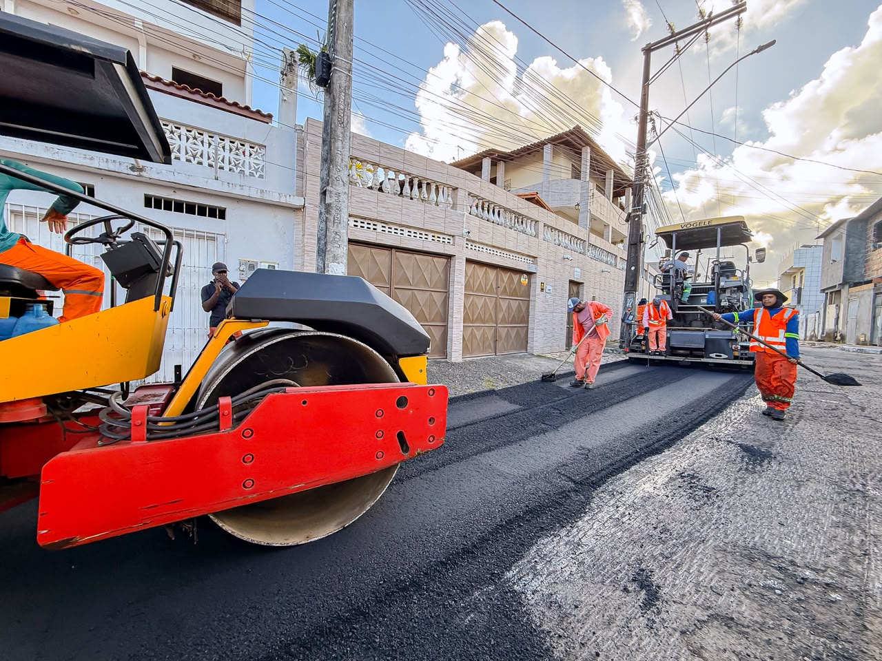 Prefeitura avança obras de requalificação em loteamento de Lauro de Freitas