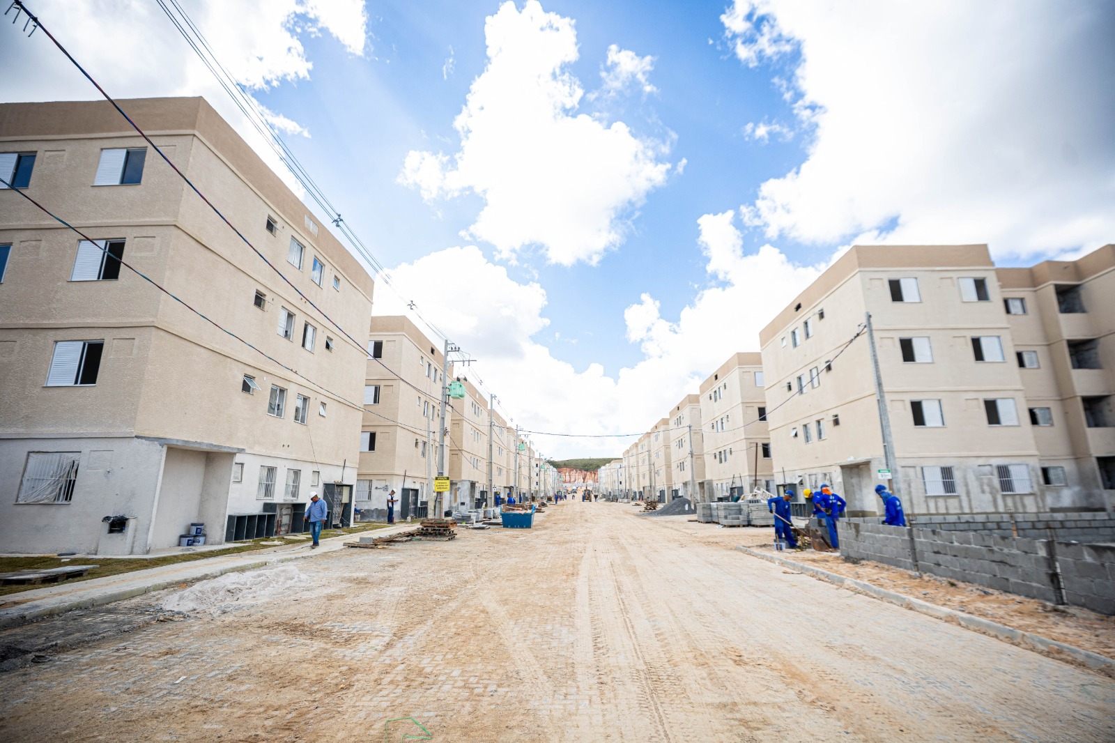 “464 famílias vão realizar o sonho da casa própria”, diz secretário sobre obras em Camaçari
