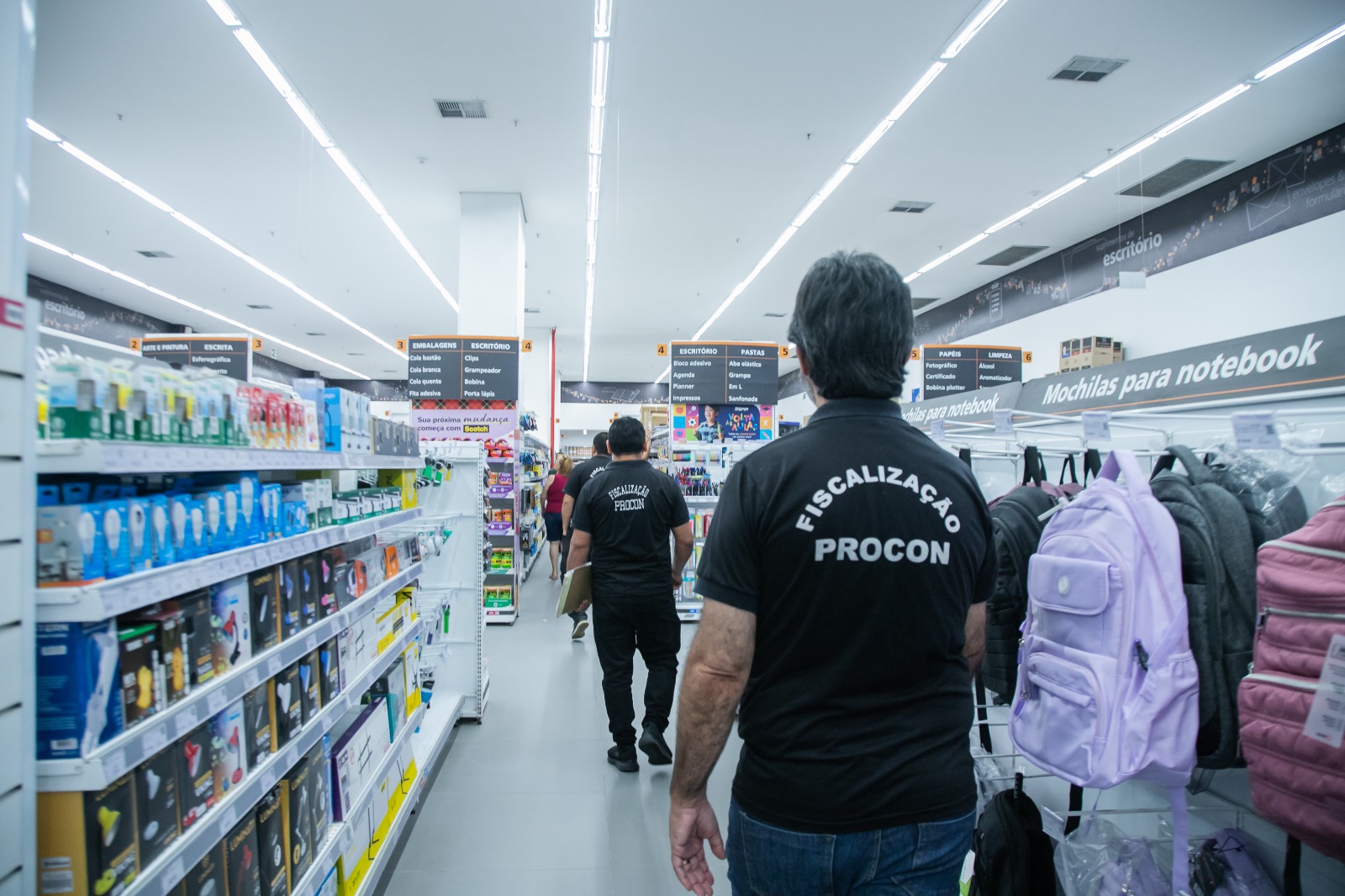 Procon faz alerta para compras do Dia dos Pais e mira 60 lojas em Lauro de Freitas