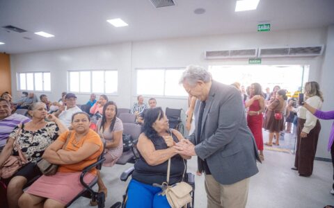 Imagem do post “Quem é agendado é atendido”, diz Caetano ao celebrar 8 mil atendimentos na Policlínica