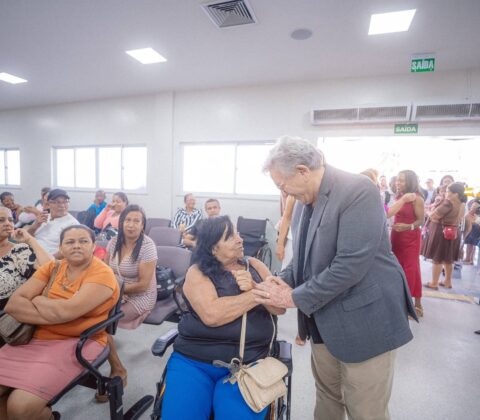 Imagem do post “Quem é agendado é atendido”, diz Caetano ao celebrar 8 mil atendimentos na Policlínica