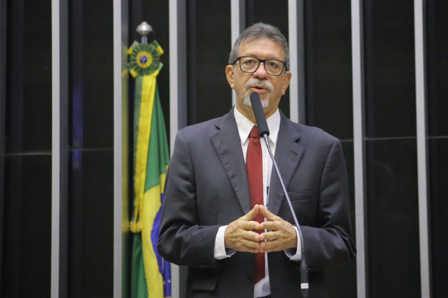 “A população avalia os modelos de gestão e aponta onde o serviço público precisa avançar”, avalia Afonso Florence