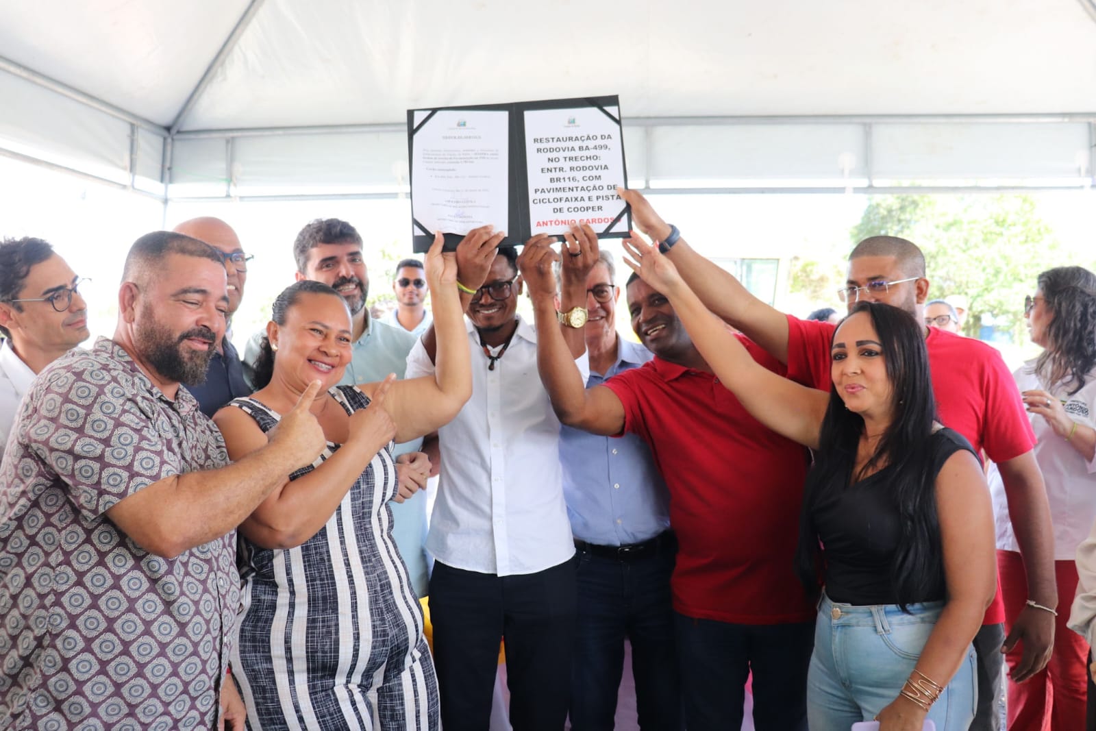 Bahia amplia saneamento, estradas e inclusão digital em quatro municípios