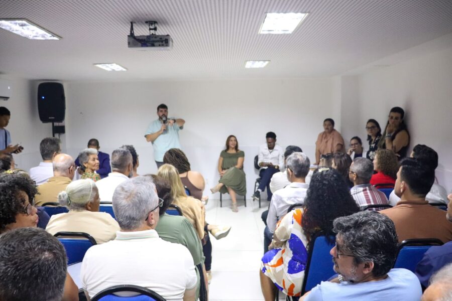 Base governista reúne mais de 100 lideranças em Feira de Santana para reforçar apoio a Jerônimo Rodrigues