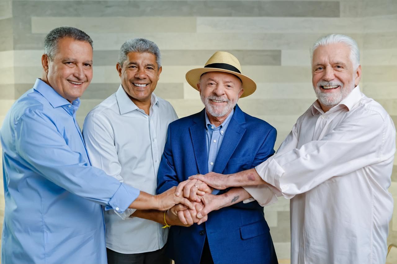 Jerônimo Rodrigues abre campanha com caminhada em Salvador e comício em Irecê