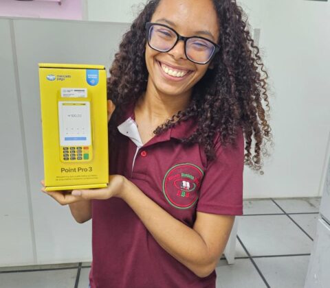 Imagem do post Prefeitura de Lauro de Freitas entrega maquininhas a participantes do Ganhaê e fortalece parceria com o Mercado Livre