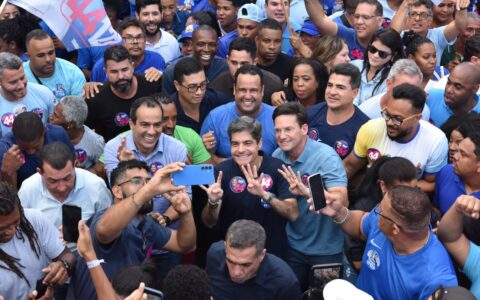 Imagem do post ACM Neto reúne multidão em Salvador e faz primeiro arrastão de campanha com apoiadores