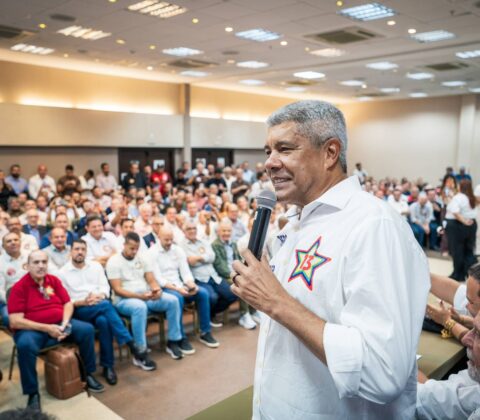 Imagem do post Jerônimo reúne mais de 300 prefeitos em Salvador e traça estratégias para campanha eleitoral
