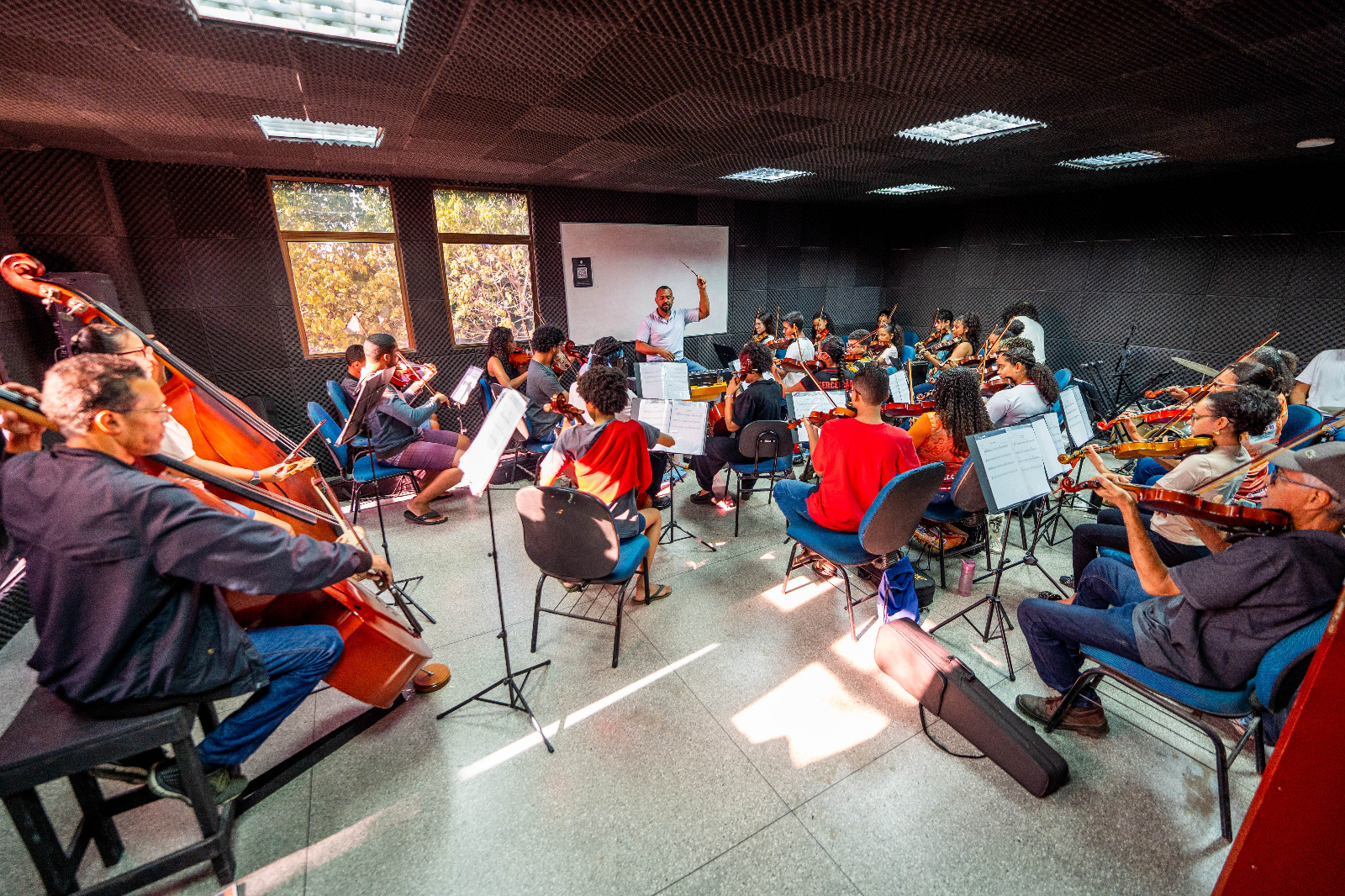 Orquestra Juvenil de Camaçari apresenta recital gratuito nesta quinta