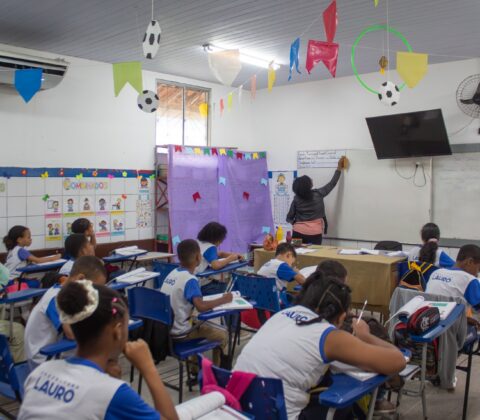 Imagem do post Programa Educa Lauro realiza avaliação de Português e Matemática na rede municipal