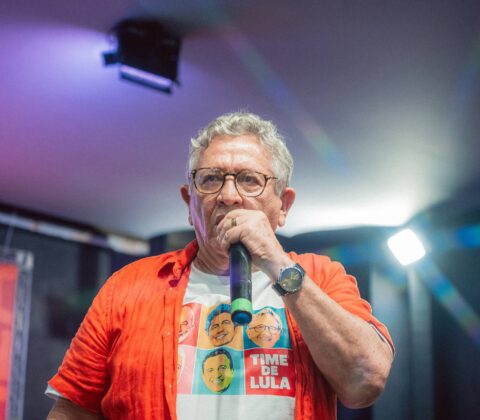 Imagem do post Caetano comenta acusações envolvendo ACM Neto durante ato em Dias d’Ávila