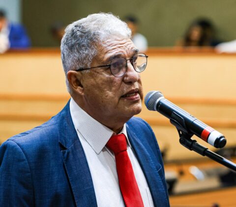 Imagem do post Rosemberg critica invasão à Facom e Ufba anuncia medidas após confusão