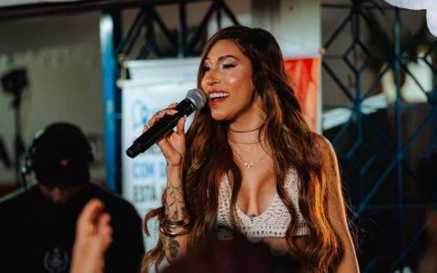 Imagem do post Simone Morena grava audiovisual em Salvador com repertório de clássicos do brega