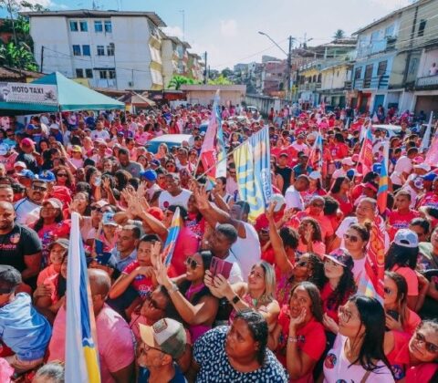 Imagem do post Candidata à reeleição, Kátia Oliveira realiza Caminhada Onda Rosa com apoiadores