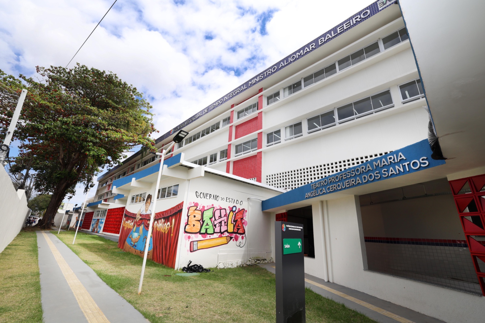 Colégio de Tempo Integral em Pernambués amplia oferta de formação com estrutura modernizada