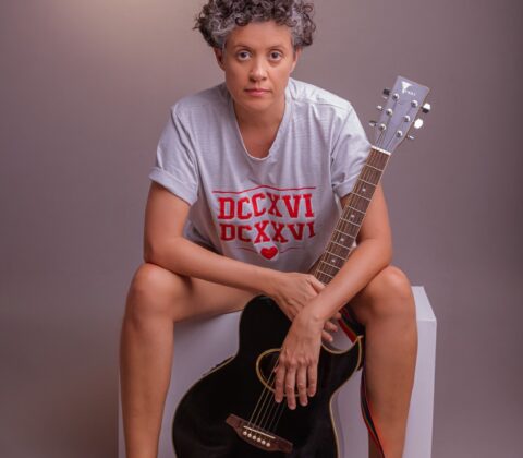 Imagem do post Ligia Callaz lança audiovisual de “Amores Pandêmicos” no Dia da Visibilidade Lésbica