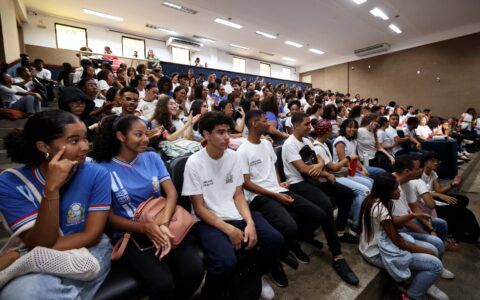 Imagem do post Cerca de 200 estudantes participam de aulão preparatório para o Enem em Salvador