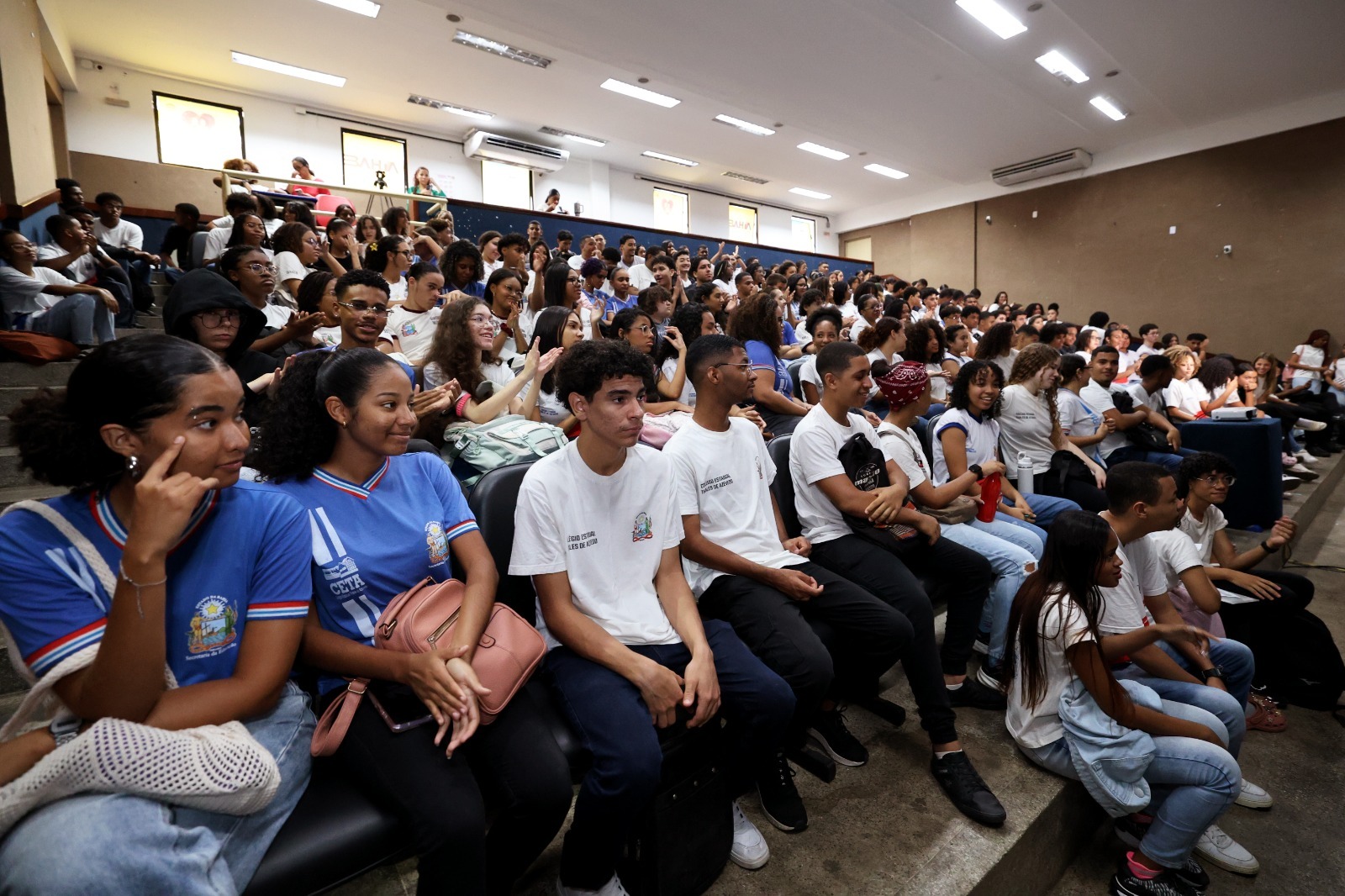 Cerca de 200 estudantes participam de aulão preparatório para o Enem em Salvador