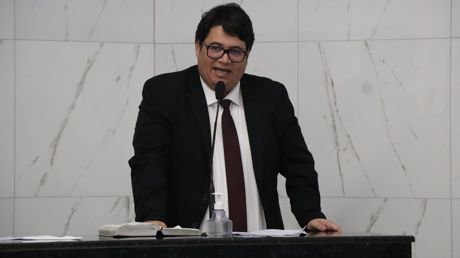 “Cuidar da dignidade dos animais que vivem nas ruas é uma responsabilidade do poder público”, diz Tagner