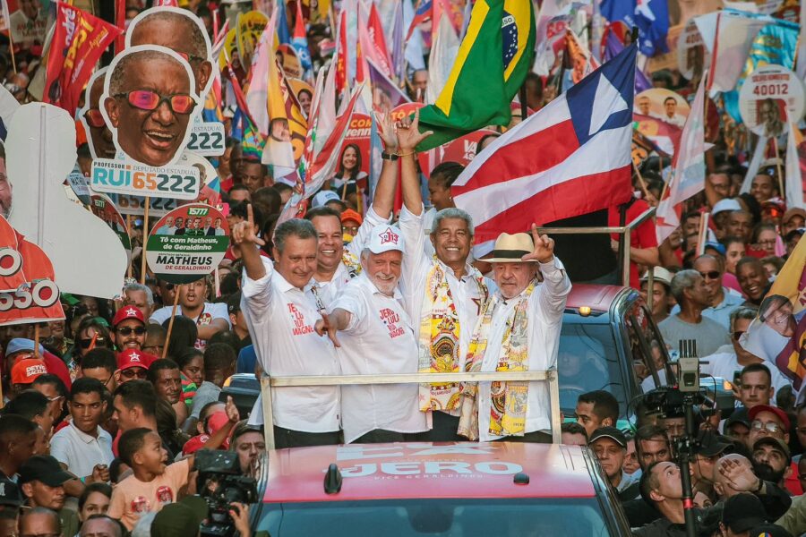 “Na hora que a gente dominar a tecnologia, a gente vai exportar conhecimento”, diz Lula em Salvador.