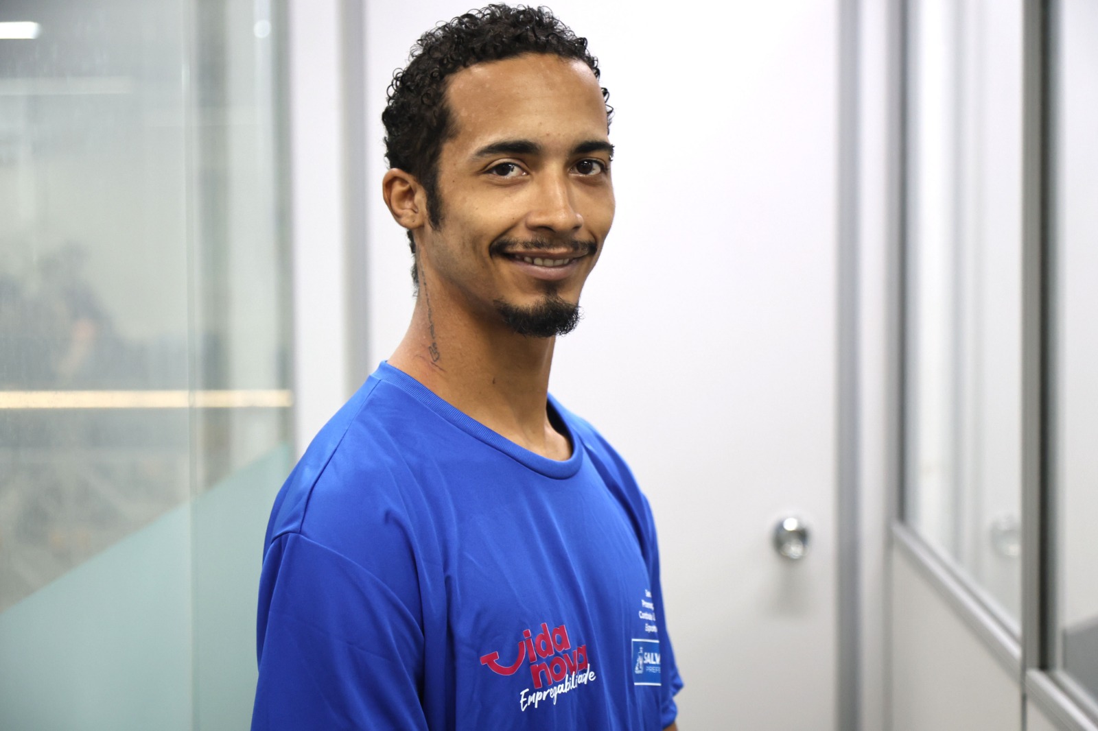 Vida Nova Empregabilidade: jovem supera extrema pobreza e hoje inspira outras pessoas em Unidade de Acolhimento