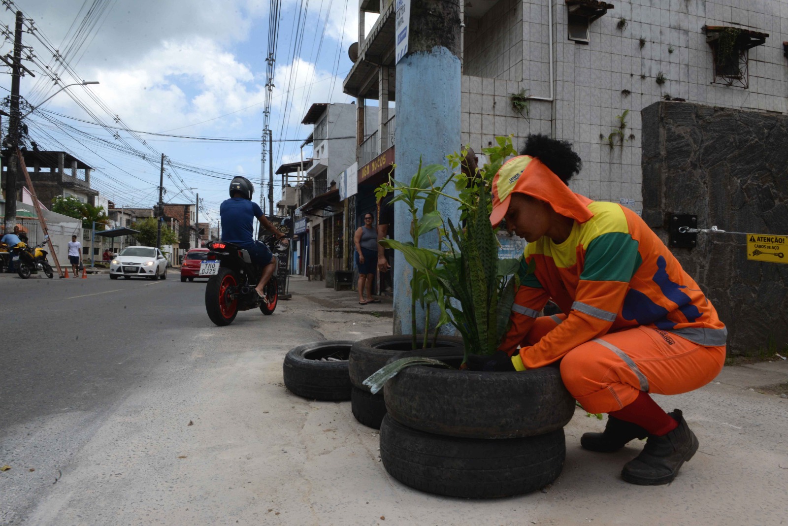 Limpurb implanta novamente Ponto Verde em área de descarte irregular de resíduos em Periperi