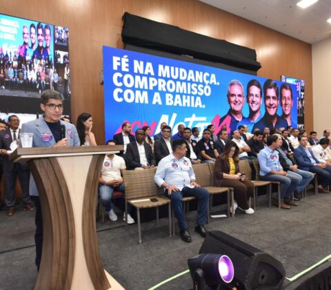 Imagem do post ACM Neto assina carta com evangélicos e assume compromissos para eventual governo na Bahia