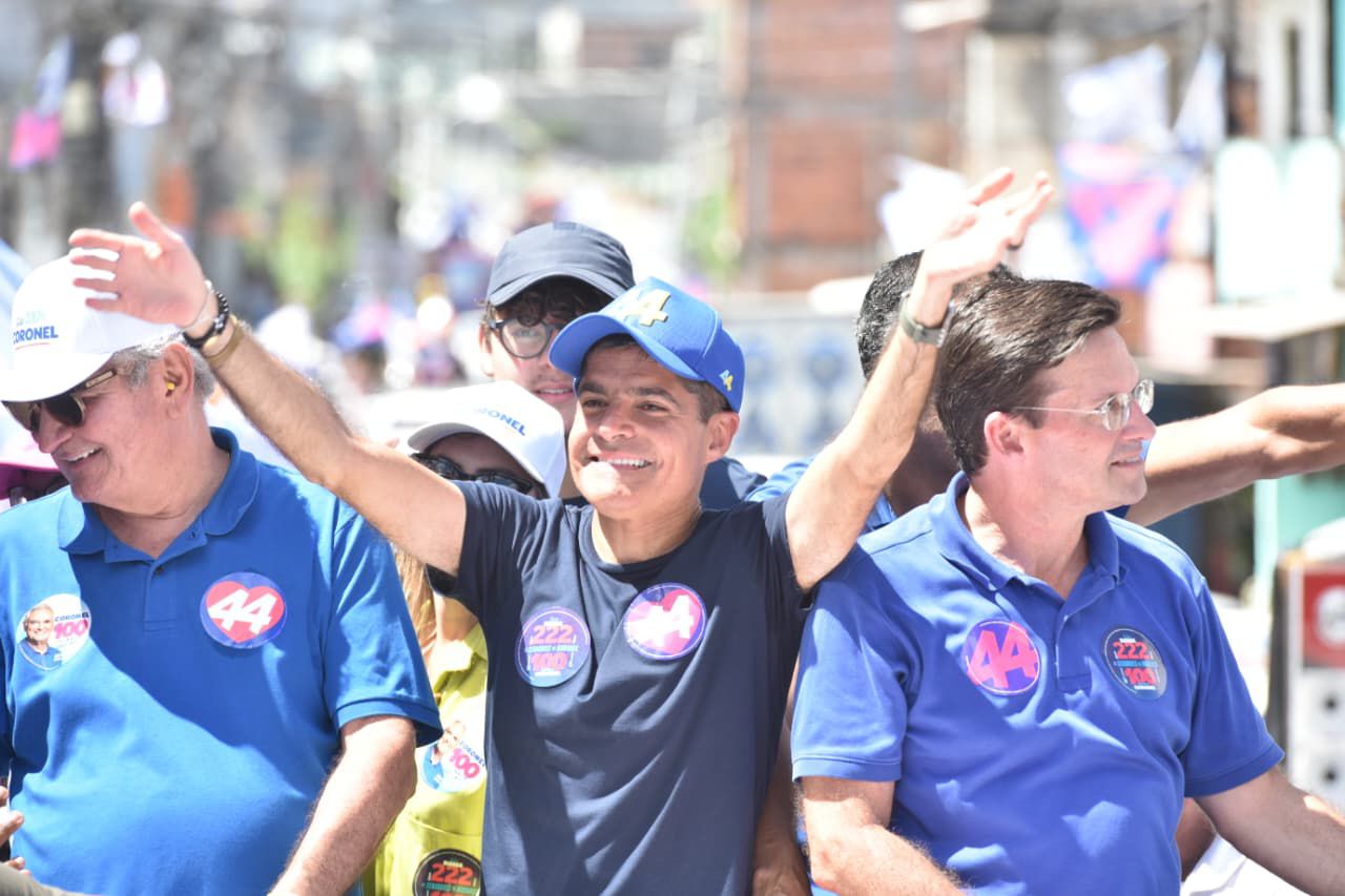 ACM Neto leva mega carreata ao Subúrbio de Salvador e manda recado sobre disputa pelo Governo