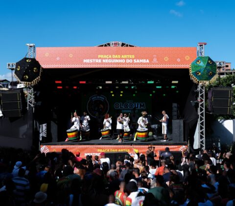 Imagem do post Olodum celebra primeiro ensaio do bloco com ingressos esgotados no Pelourinho