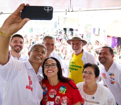 Imagem do post Em Araci, prefeita agradece obras do Novo PAC garantidas por Rui Costa