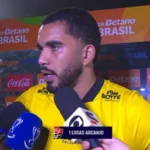 Com um a mais, Vitória perde para o Vasco e Arcanjo desabafa: “Inexplicável”