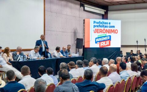 Imagem do post Jerônimo, Geraldo Jr., Wagner e Rui reúnem mais de 70 prefeitos em Salvador