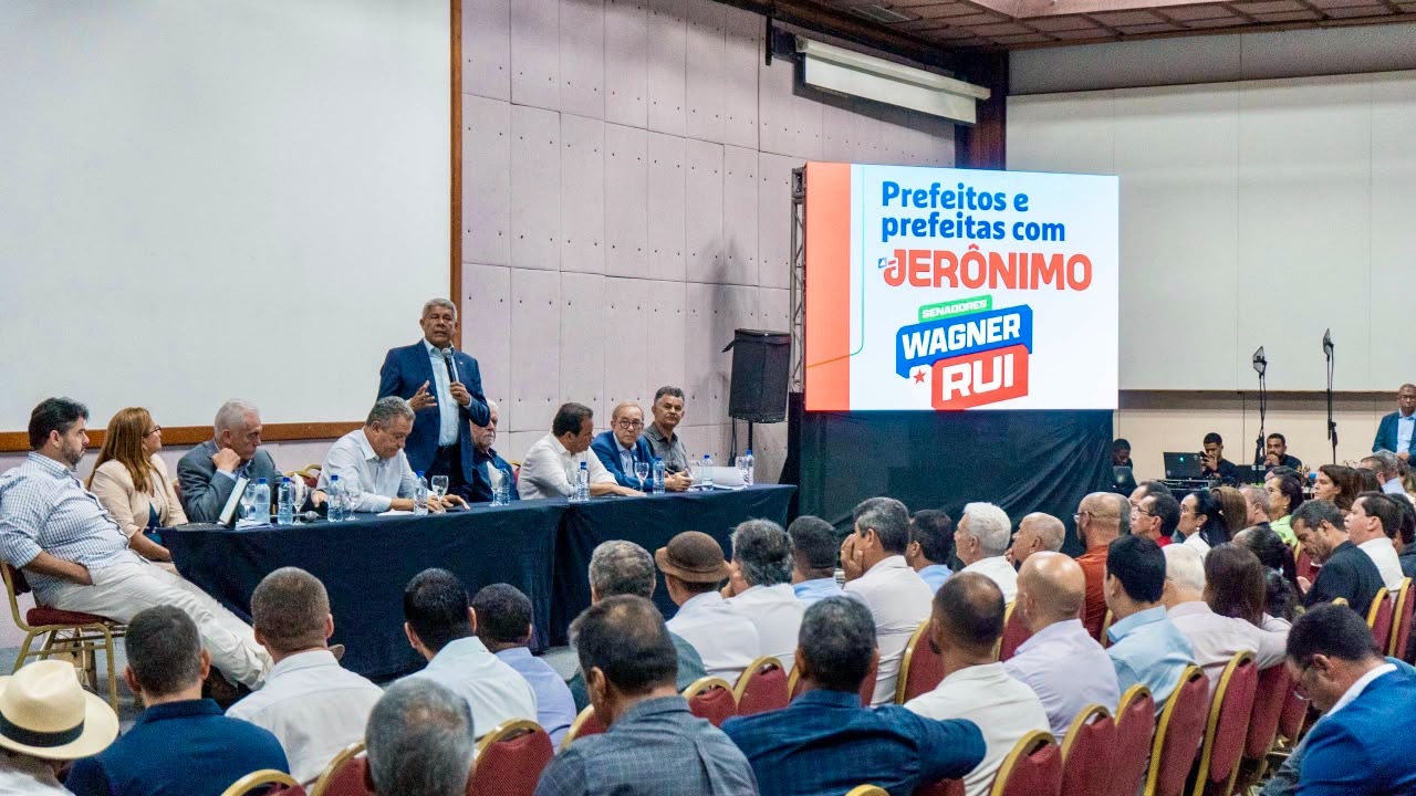 Jerônimo, Geraldo Jr., Wagner e Rui reúnem mais de 70 prefeitos em Salvador