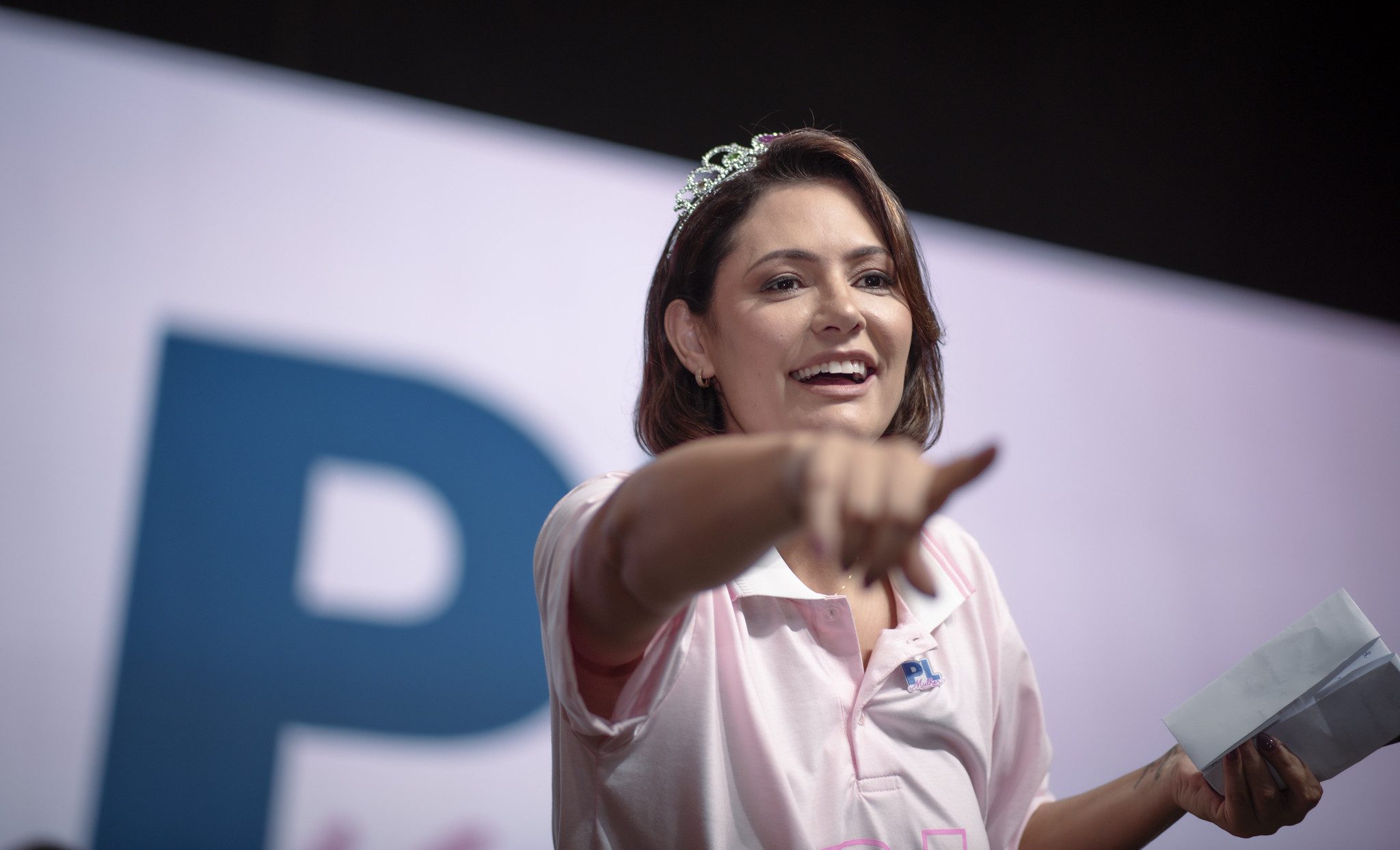 Michelle Bolsonaro aparece na frente em pesquisa para o Senado no DF; veja números