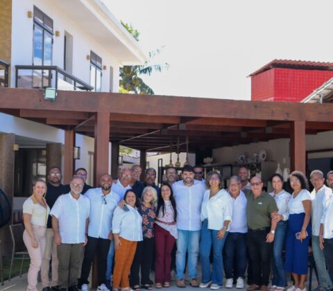 Imagem do post Secretário da Bahia se reúne com lideranças em Lauro de Freitas