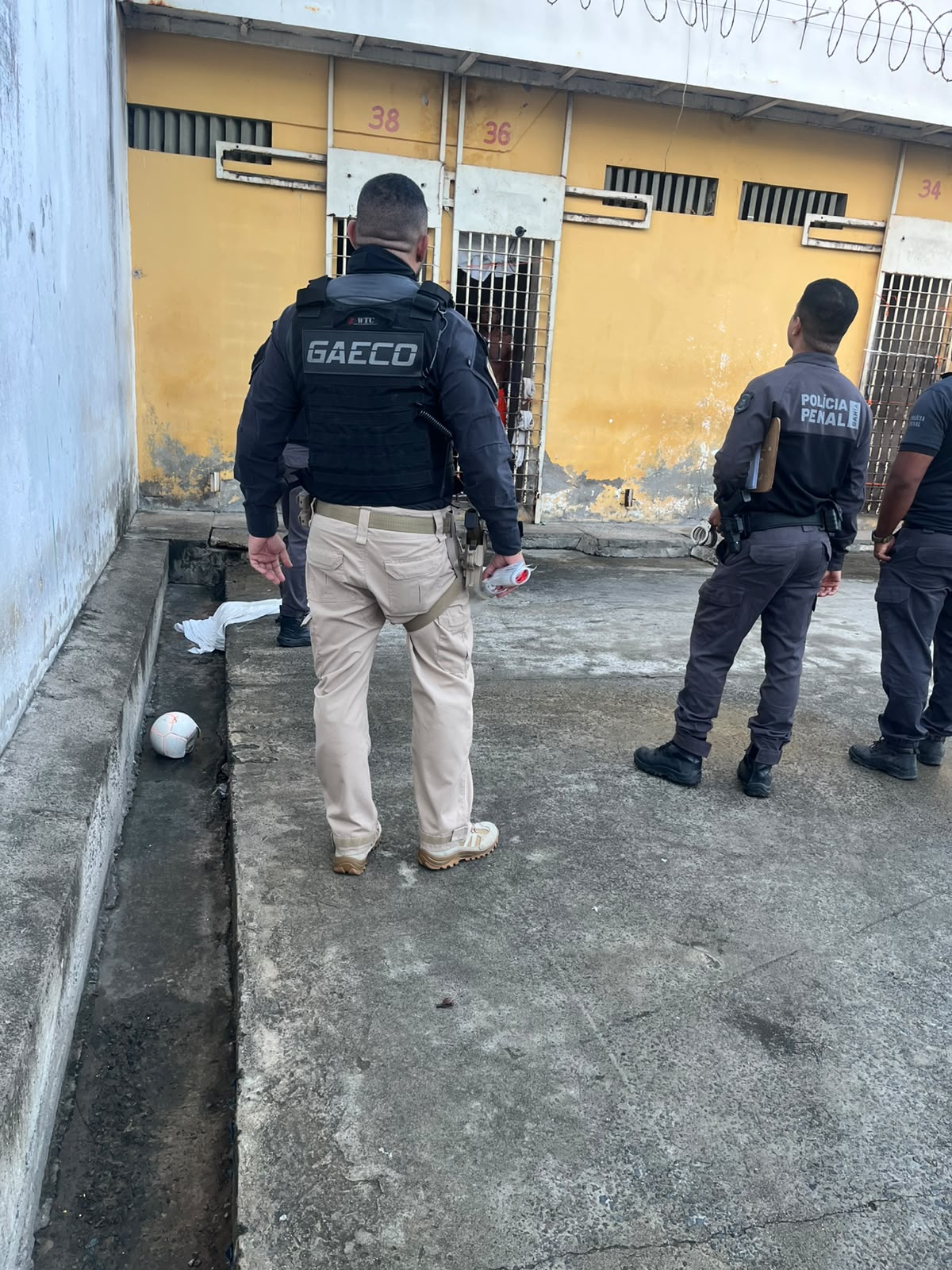 Policial penal é preso por facilitar uso de celulares em presídio