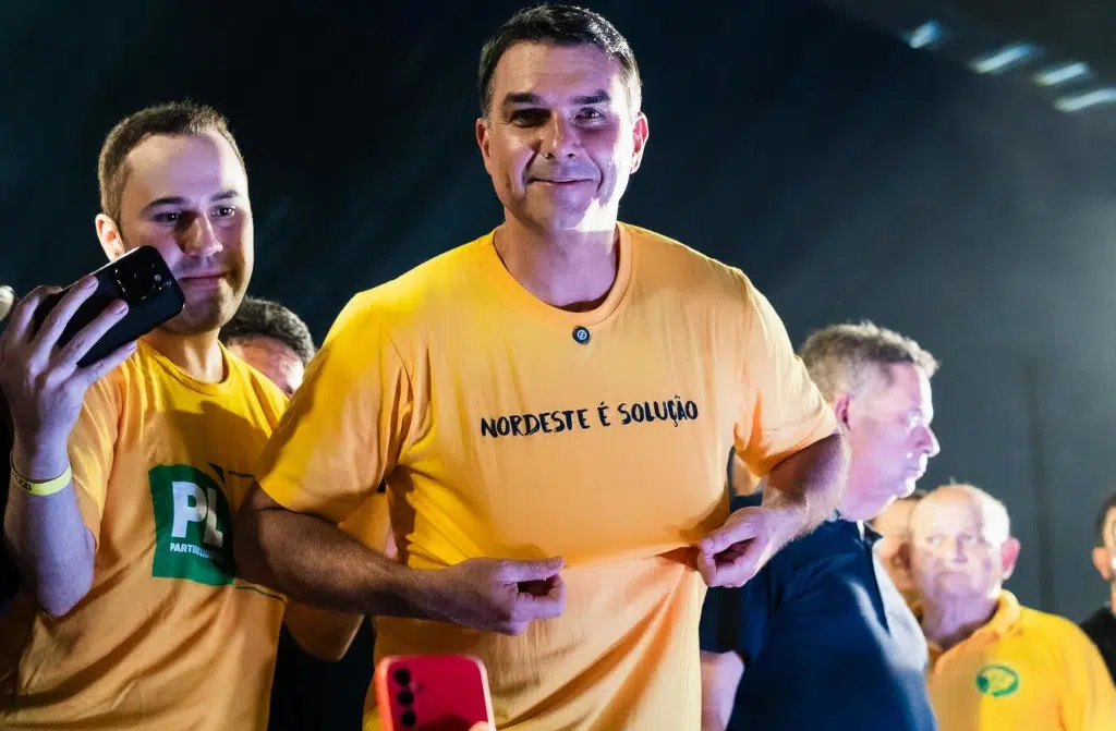 Flávio Bolsonaro lidera rejeição para Presidência em nova pesquisa na Bahia; veja números