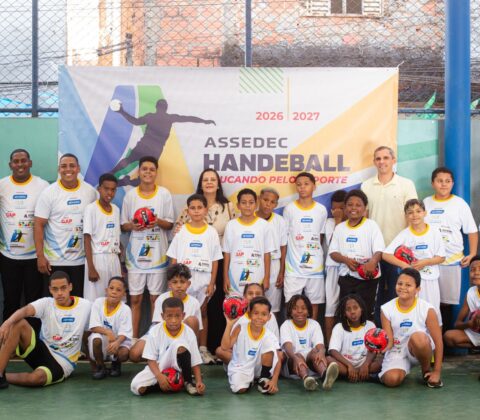 Imagem do post Handebol transforma rotina de 100 jovens em Pernambués com projeto gratuito