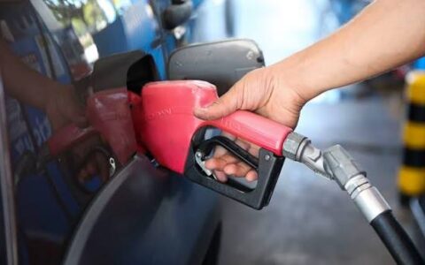 Imagem do post Gasolina fica mais barata na Bahia após redução de 11,3% na Refinaria de Mataripe