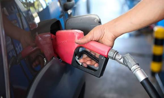 Gasolina fica mais barata na Bahia após redução de 11,3% na Refinaria de Mataripe