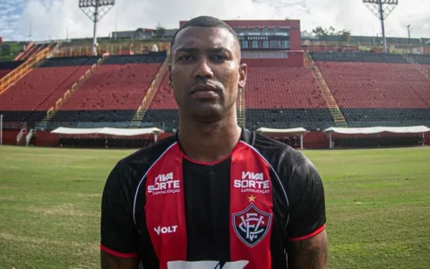 Imagem do post Walace desfalca o Vitória contra o Athletico após problema familiar