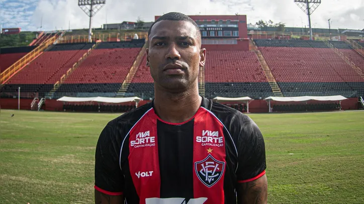 Walace desfalca o Vitória contra o Athletico após problema familiar