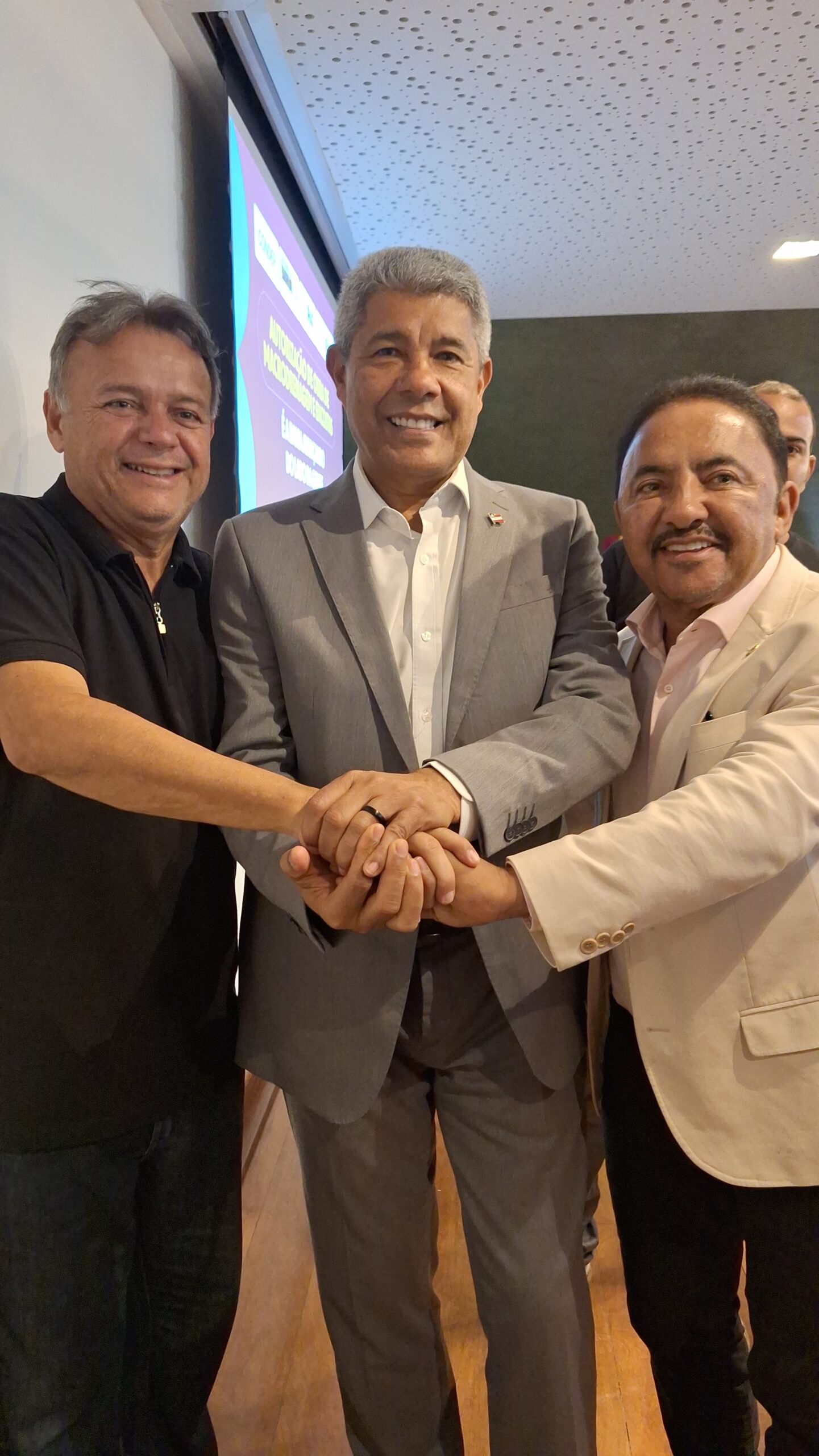 Deputado Roberto Carlos destaca obras e investimentos que garantiu para Uauá