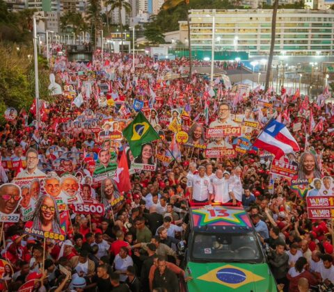 Imagem do post Multidão ocupa ruas de Ondina em caminhada com Lula e Jerônimo em Salvador